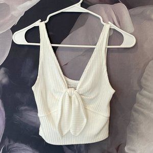 🔥A&F Ribbed Tie-Front Crop Top